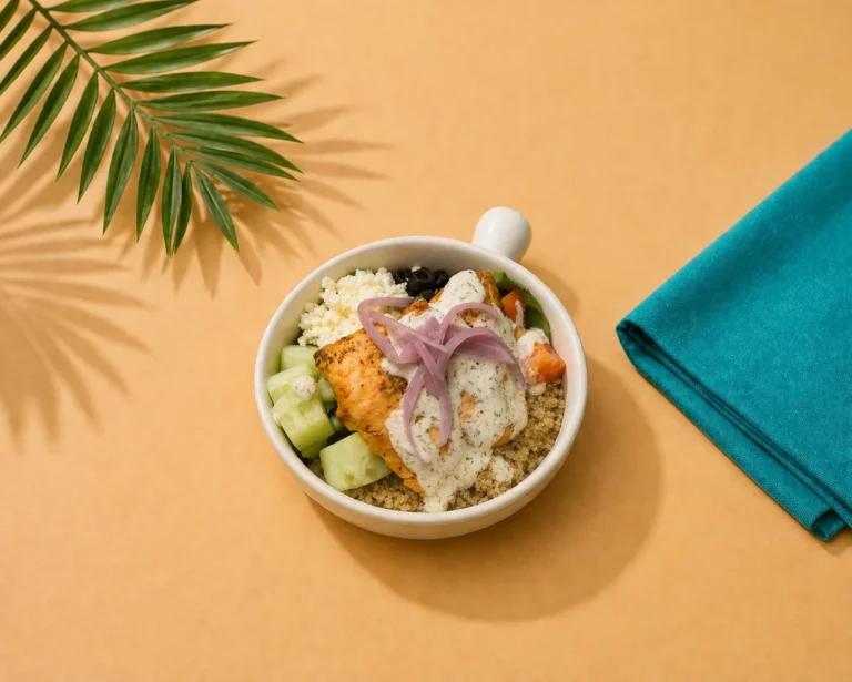 Mediterranean Glow Bowl served for Palm Beach lunch at Waffles Beach House Aruba
